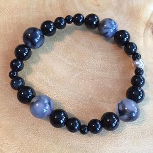 Agate, Onyx and Sterling Stretch Bracelet